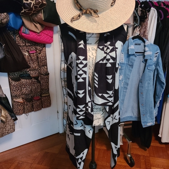 Sweater vest - Picture 3 of 4